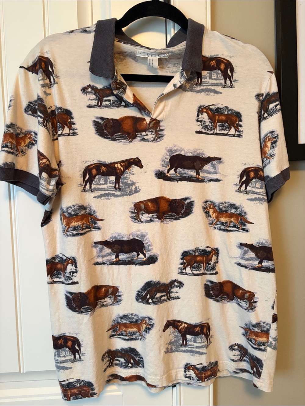 MEN 21 or unisex Polo Shirt - Beige with Brown/Gray Horse Print